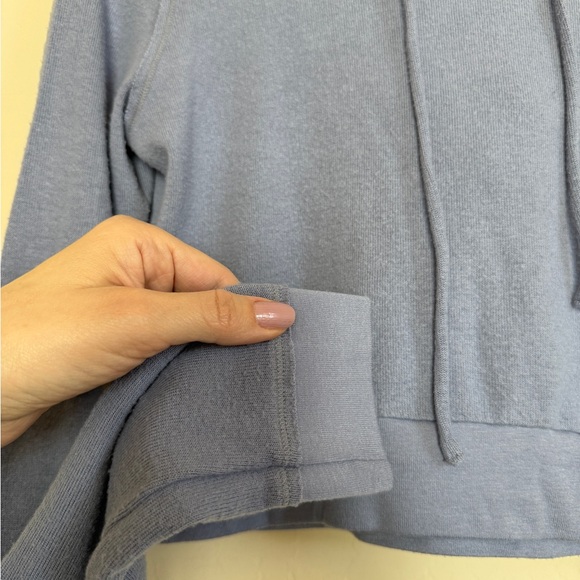 ALO Yoga Getaway Cropped Hoodie Periwinkle Blue Soft - Picture 4 of 11